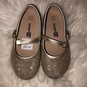 Snarfing gold sparkle shoes